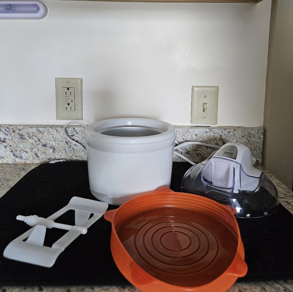 Pampered Chef Ice Cream Maker